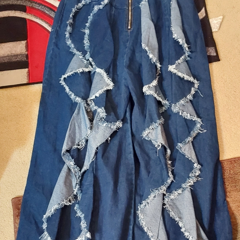 Unique Blue Denim Pants with Frayed Spiral Design